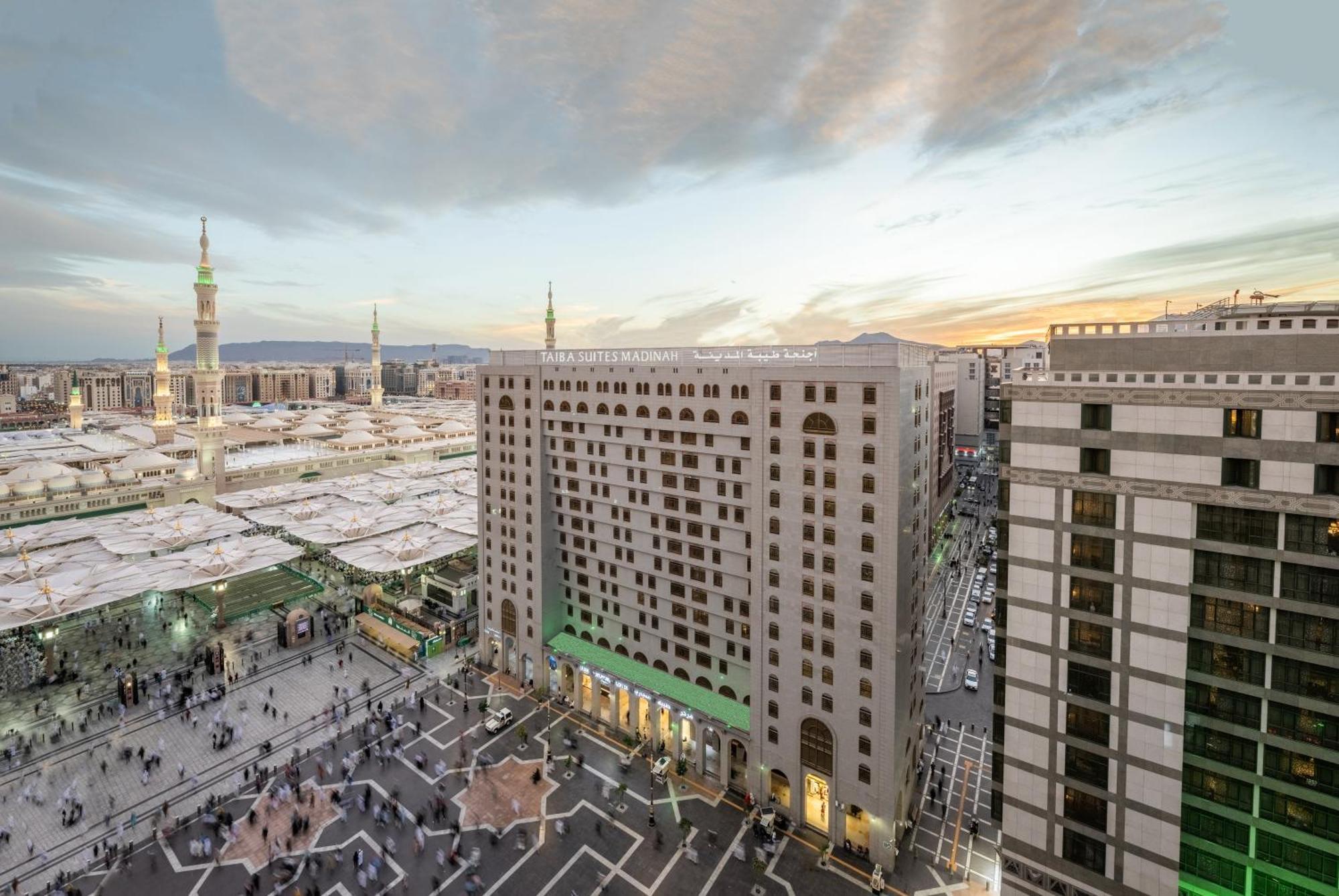 Taiba Suites Madinah Medina Eksteriør billede The hotel in 2015
