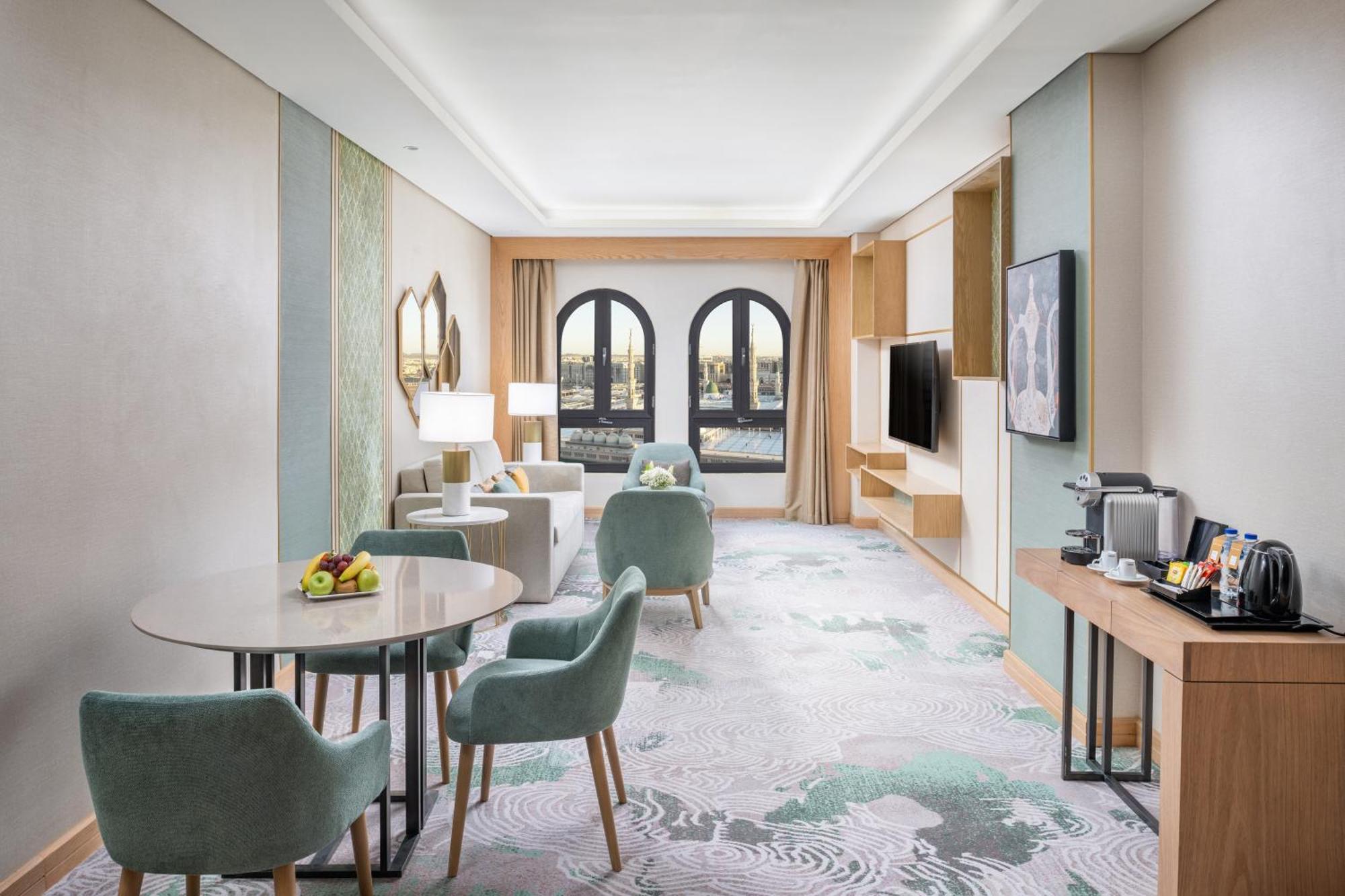 Taiba Suites Madinah Medina Eksteriør billede Suite