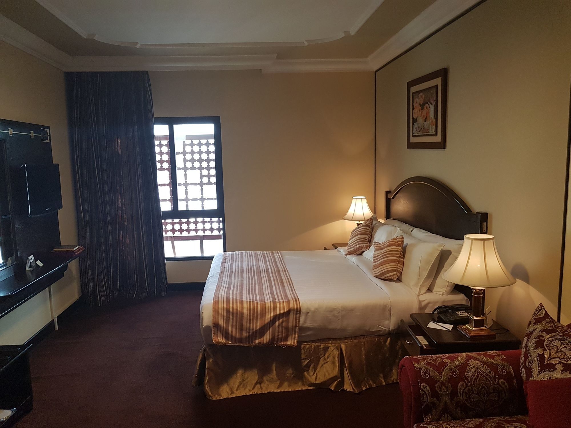Taiba Suites Madinah Medina Eksteriør billede A room at the hotel