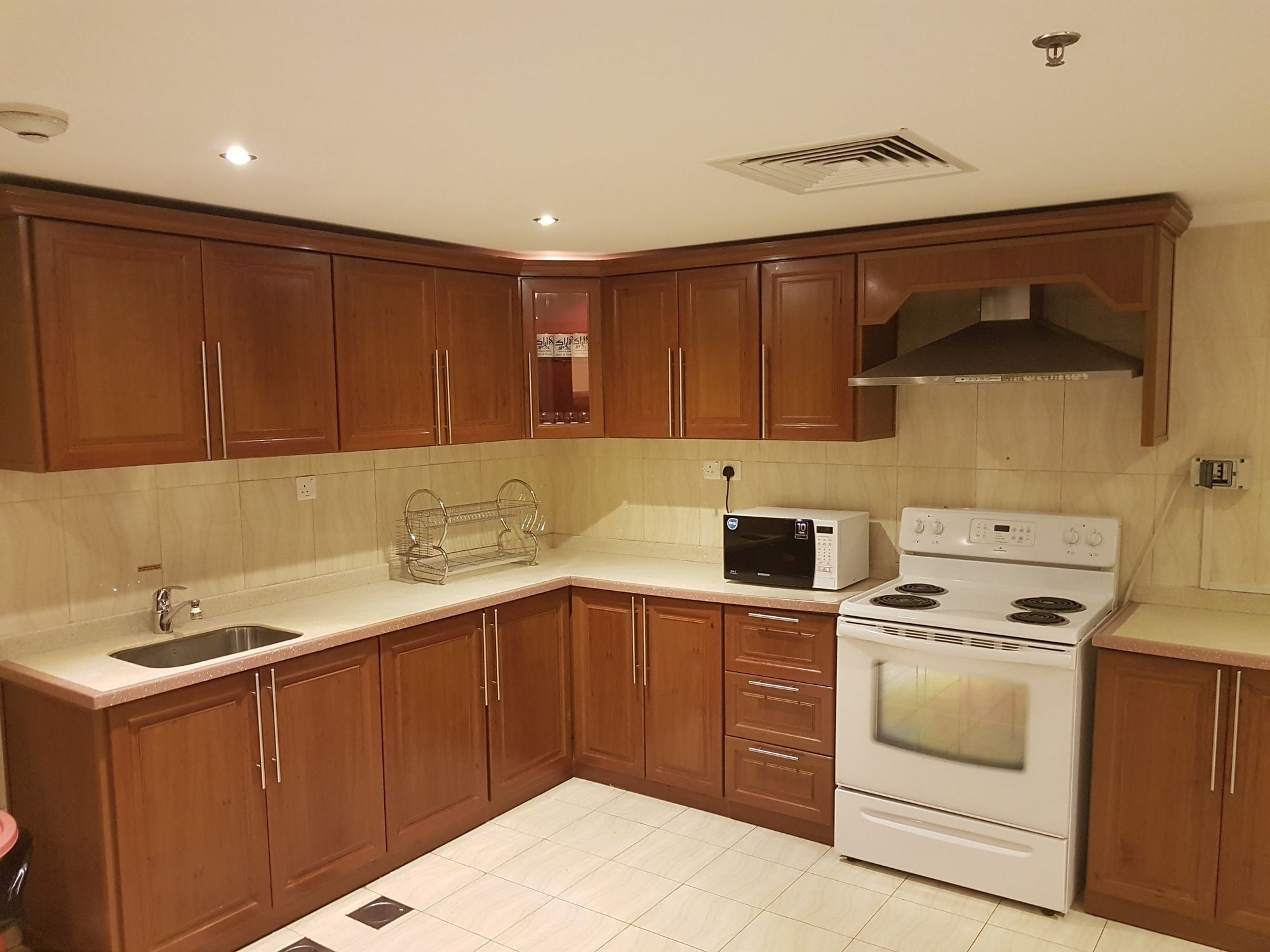 Taiba Suites Madinah Medina Eksteriør billede A modern kitchen