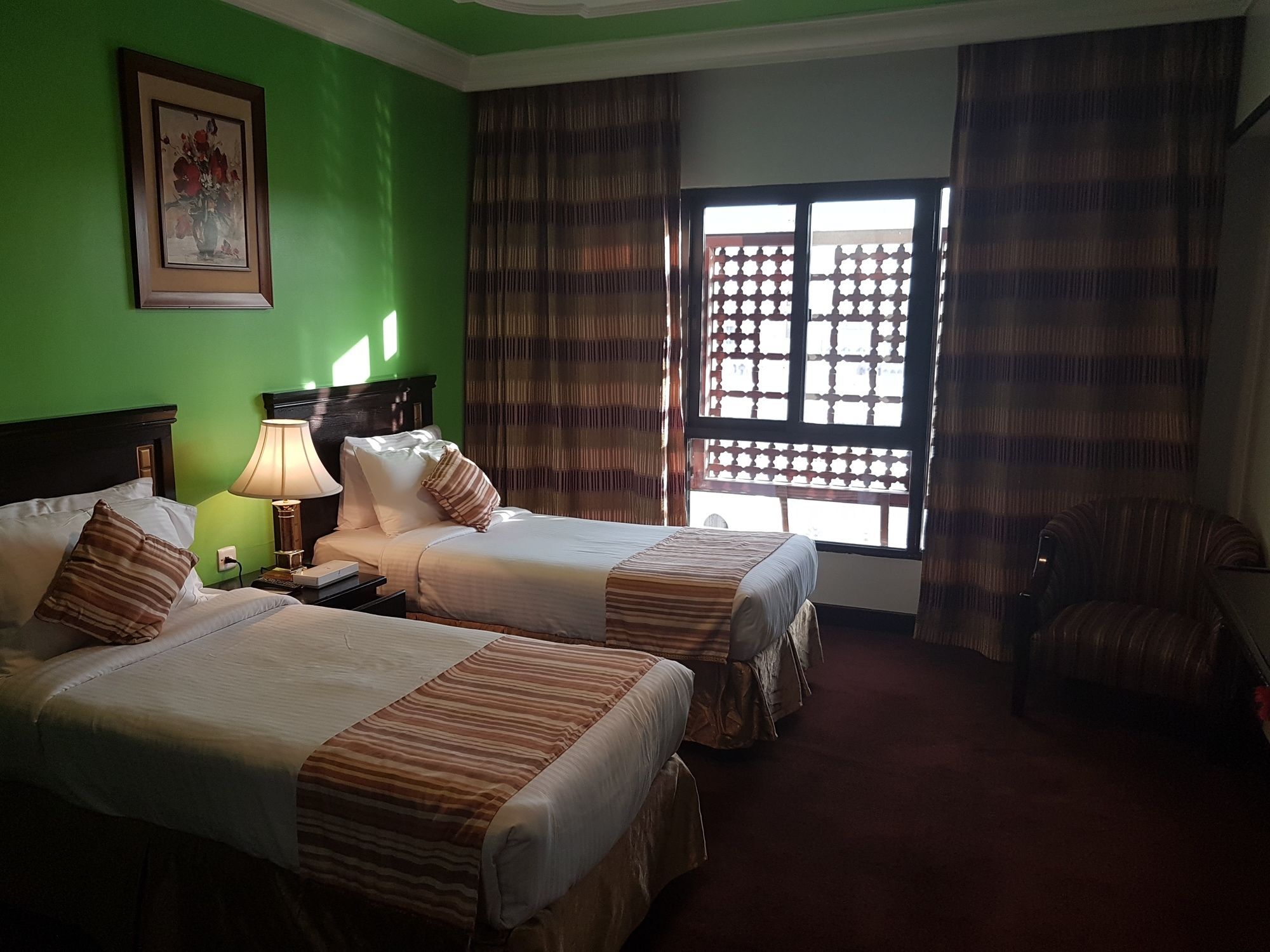 Taiba Suites Madinah Medina Eksteriør billede A room at the hotel