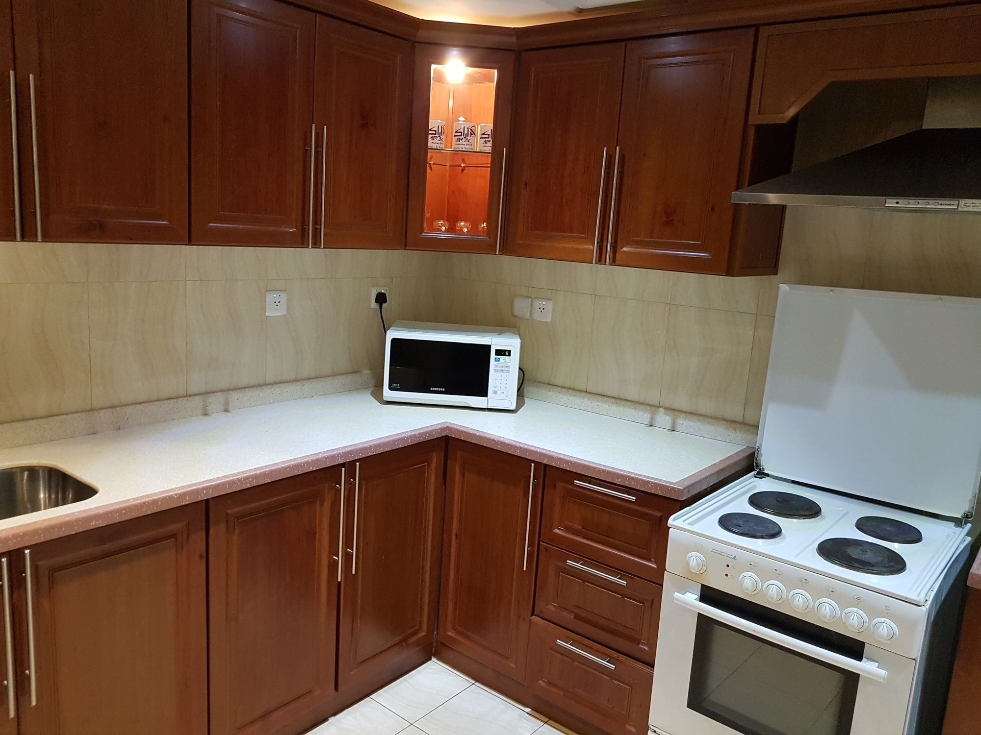 Taiba Suites Madinah Medina Eksteriør billede A modern kitchen