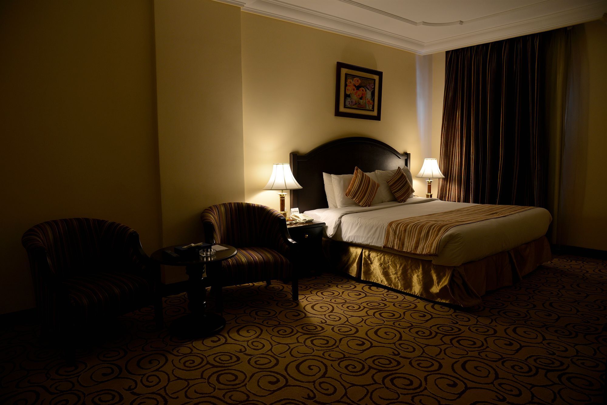 Taiba Suites Madinah Medina Eksteriør billede A room at the hotel