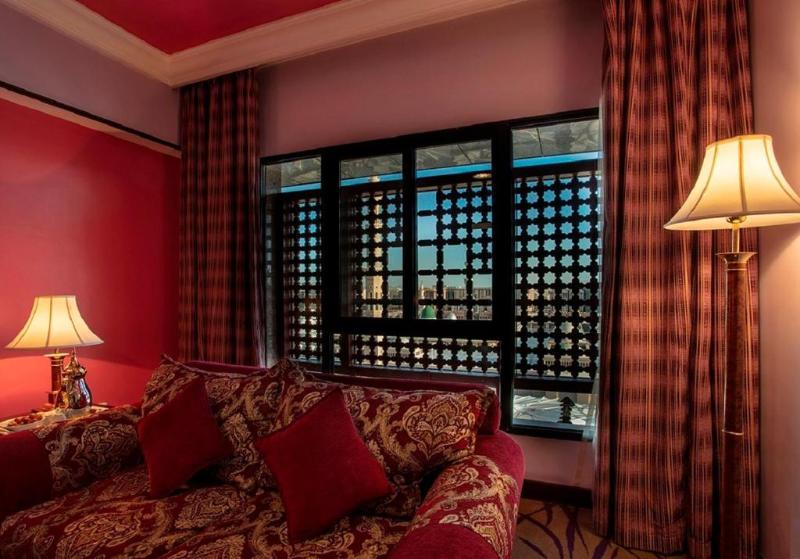 Taiba Suites Madinah Medina Eksteriør billede A room at the hotel